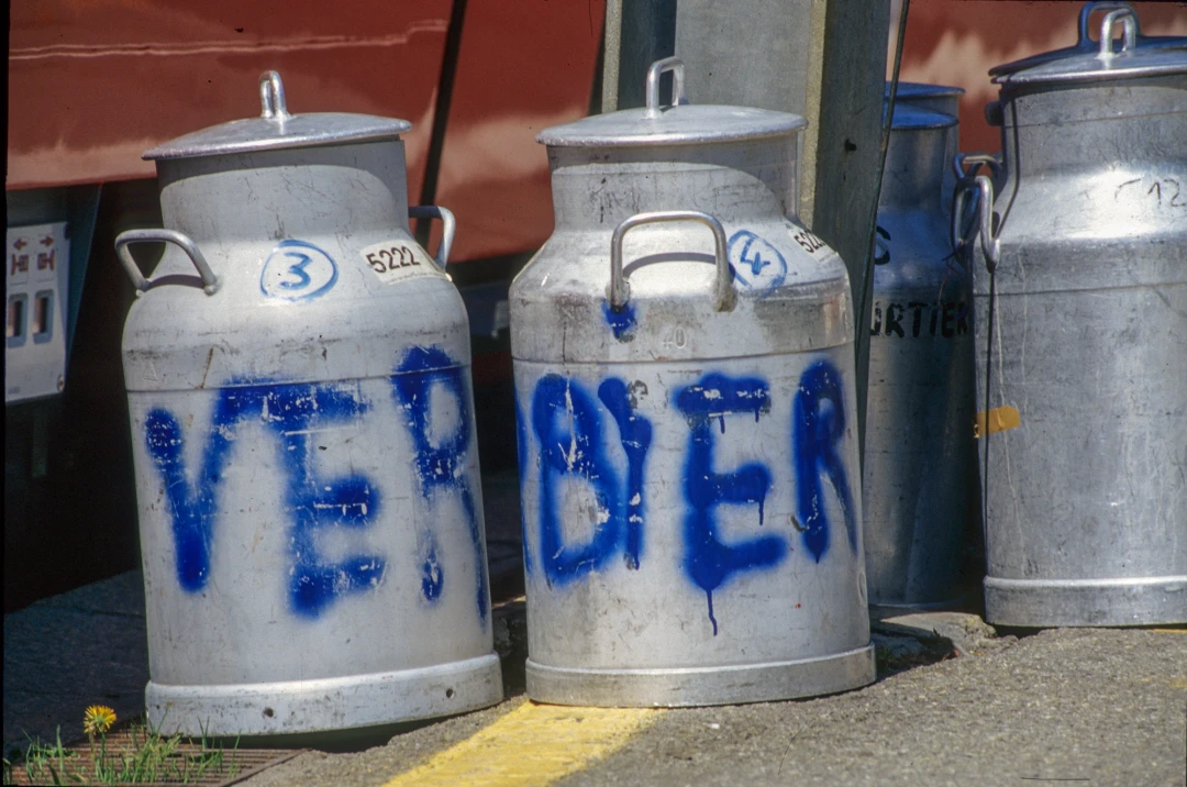 Cow-Culture_Verbier_Milk-Cans-13