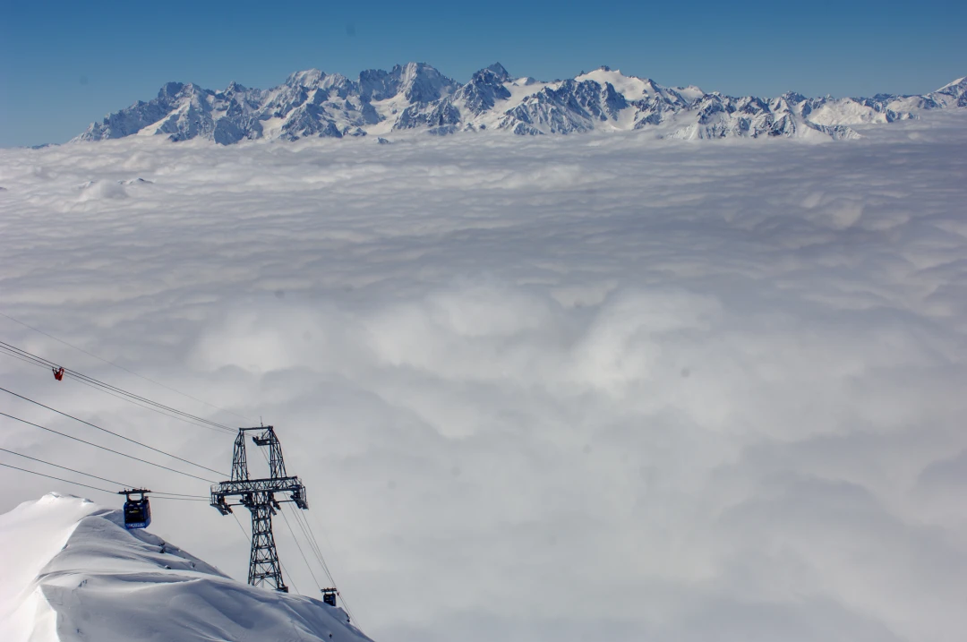 Funi-Space&Mont-Blanc-Massif-16
