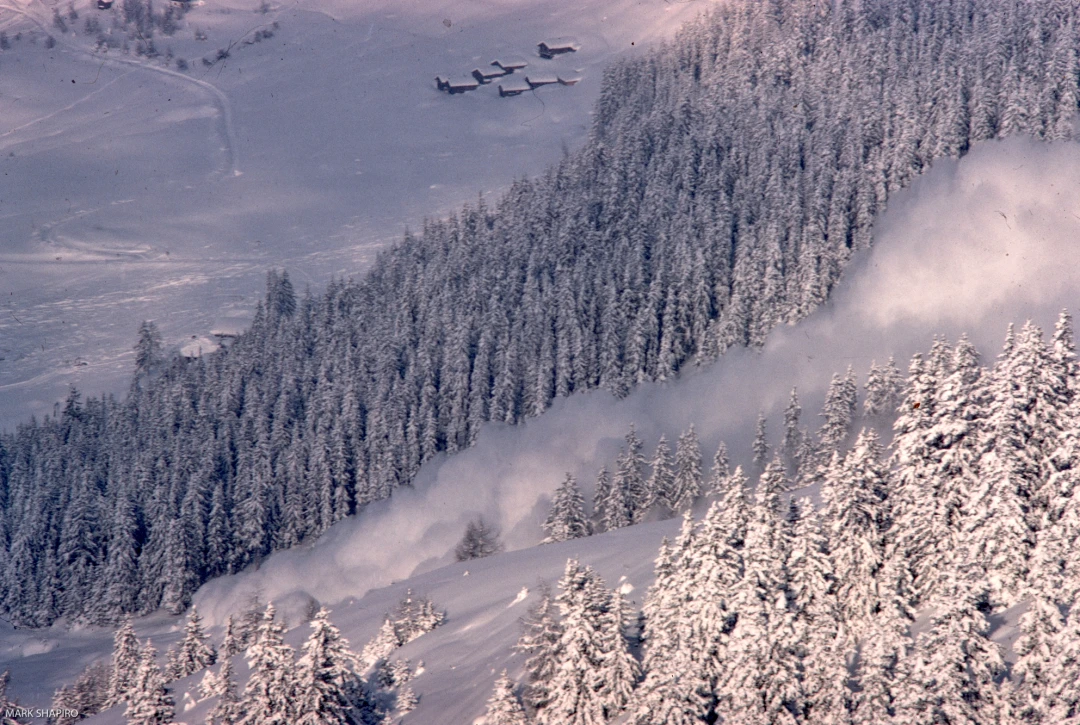Verbier Scenery 80's-34.jpg-Carrefour avalanche 1988